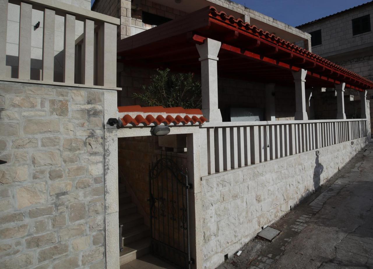 Libana * Povlja (Brac)